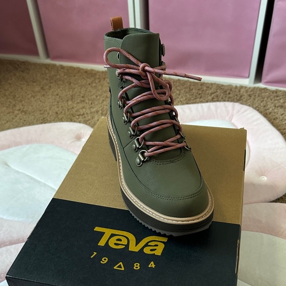 Teva Women's Olive Lace-Up Boots - Picture 2 of 5